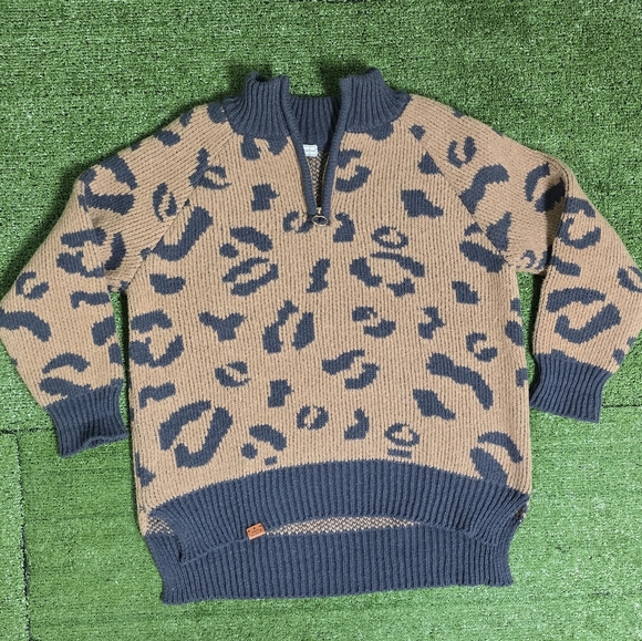 SIMPLY SOUTHERN | LEO SOFT & COZY SWEATER KNIT HEAVYWEIGHT LEOPARD PULLOVER - Picture 3 of 13